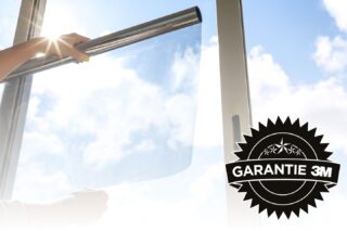 Saviez vous que?🛡
Les pellicules pour le contrôle solaire intérieur pour l'habitat offrent une garantie de produit à vie limitée.
Pour les commerces, elles sont couvertes par une garantie de produit jusqu'à 15 ans.